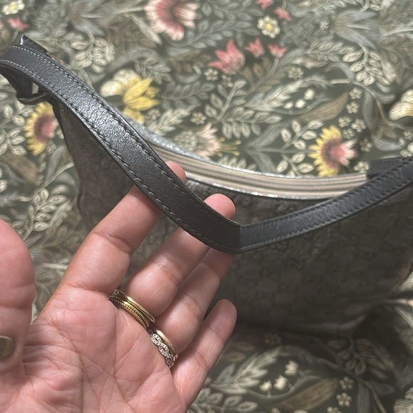 Gucci Silver Shoulder Bag - Picture 4 of 9